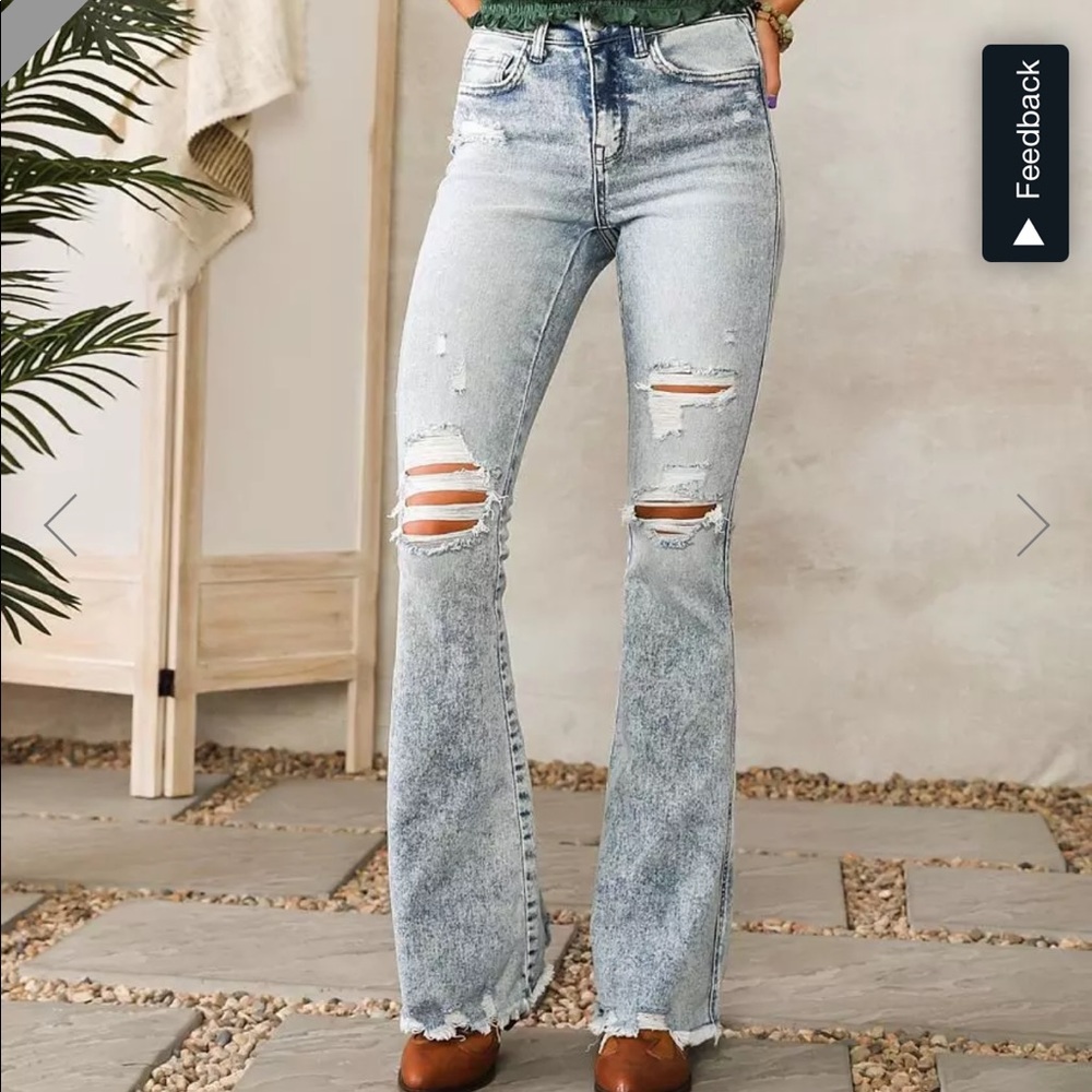 NWOT FLYING MONKEY mid-rise flare stretch jean